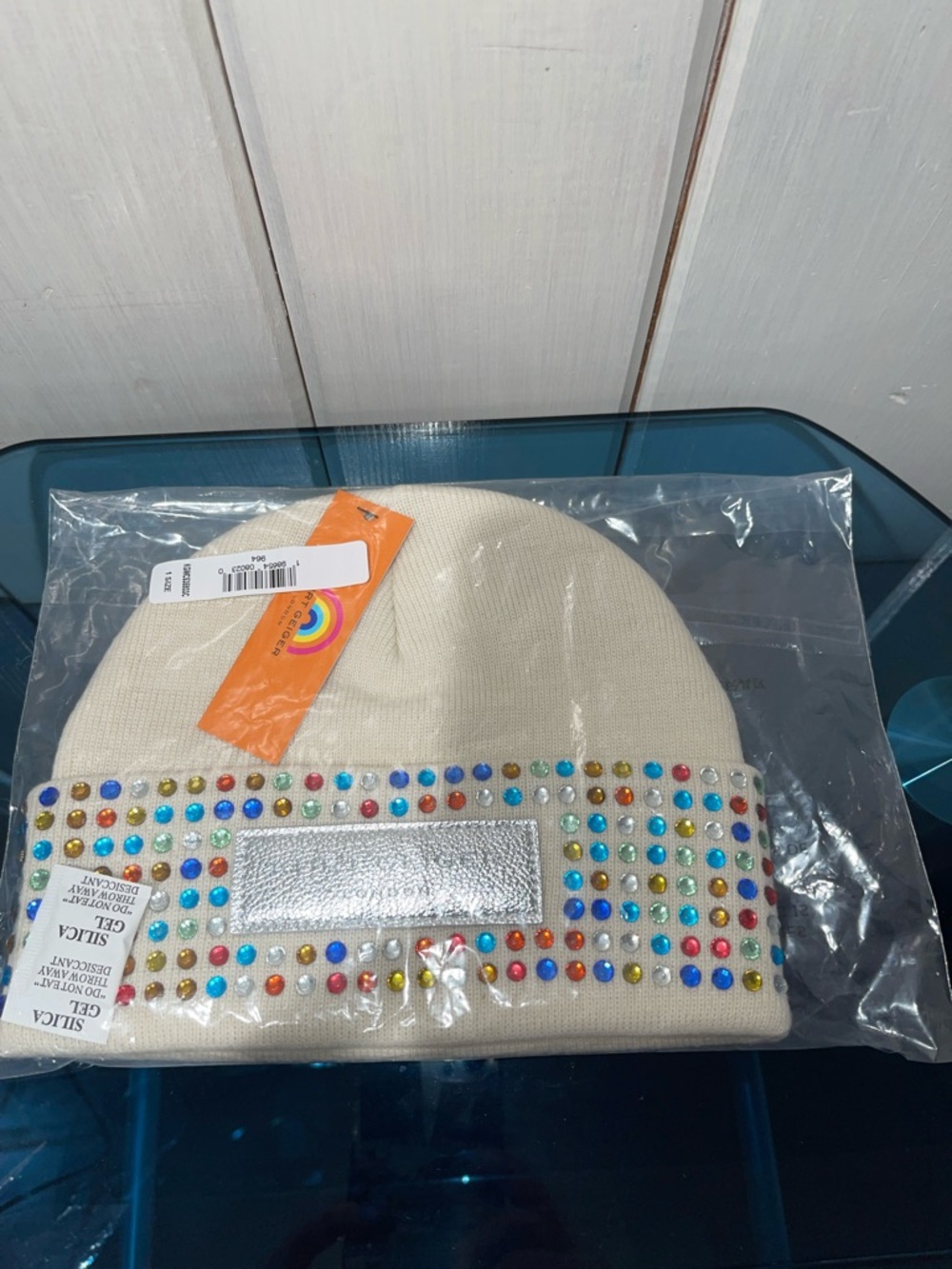 Kurt Geiger London Logo Crystal Cuff Beanie NWT - Picture 7 of 7